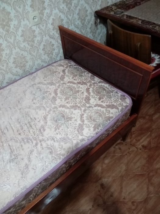 Кровать б/у в хорошем состояние