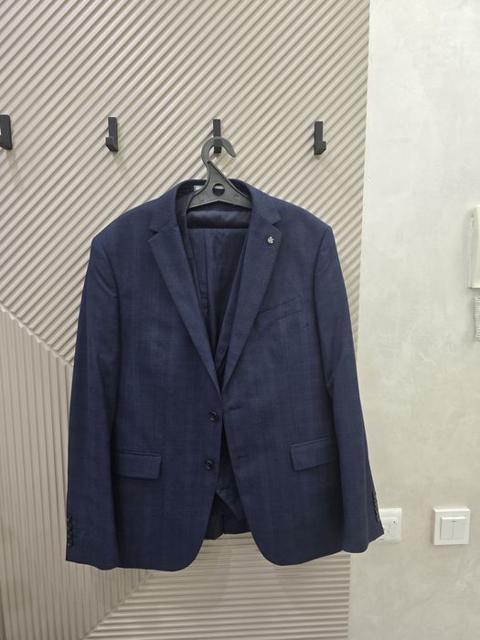 Классические костюмы