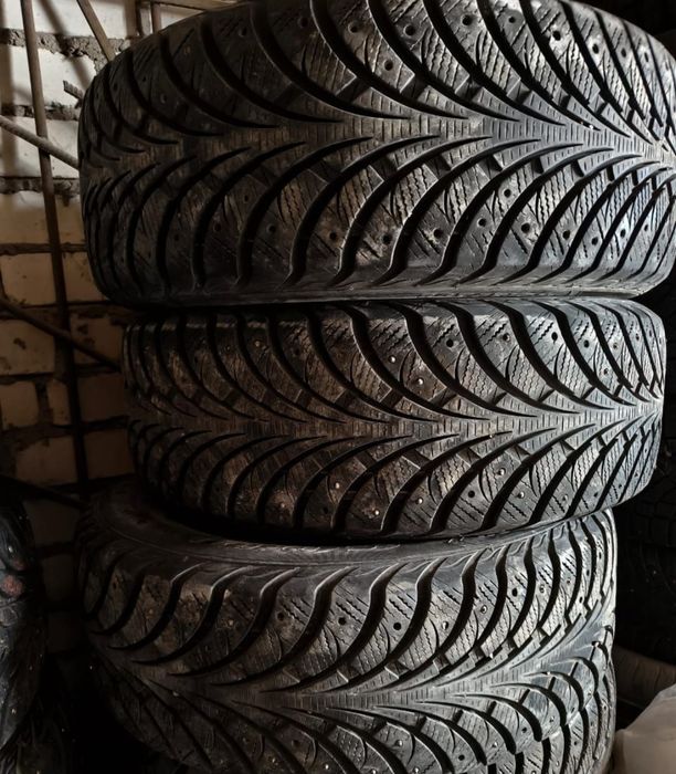 Продам зимние шины 225/60/17