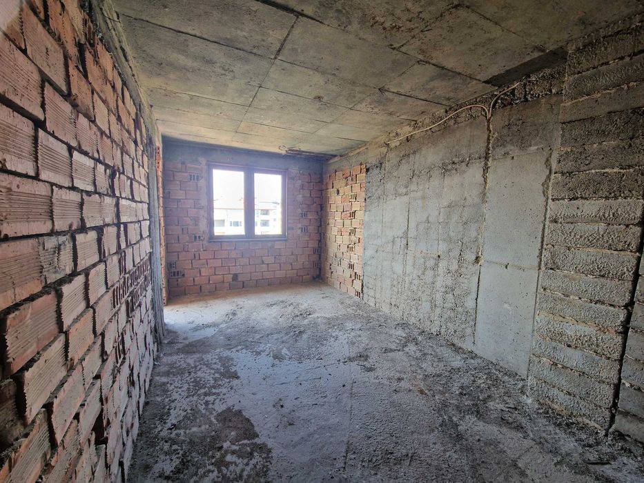 Продава се Многостаен апартамент в Благоевград, Освобождение - 166 кв.м за 262 €/кв.м - Снимка #2