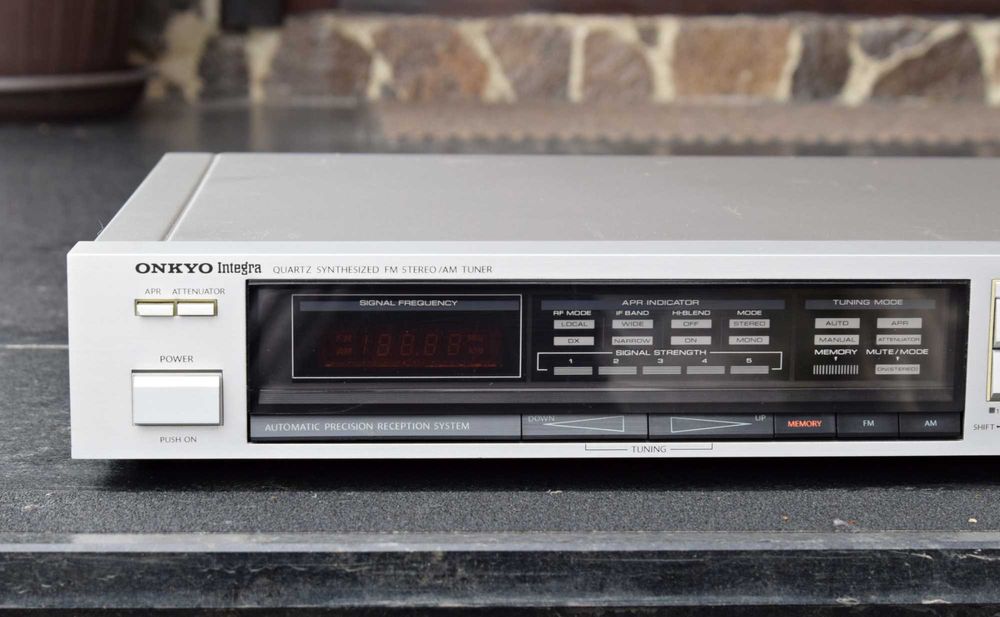 Tuner Onkyo Integra T-4270, radio