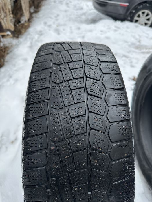 Продаю шины (2 штуки)