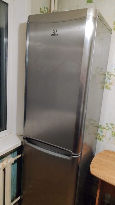 Продам холодильник