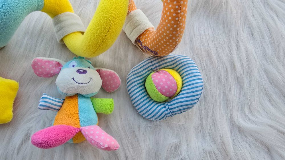 Играчки за детска количка и кошара