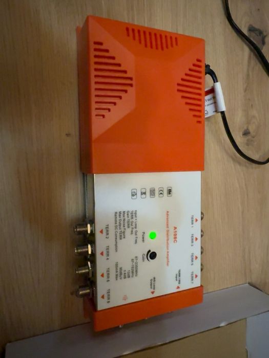 A108C Amplificator distributie TV 1x8 DVB-T/T2 CATV 8 iesiri 87-230MHz 4G LTE Semnal TV terestru