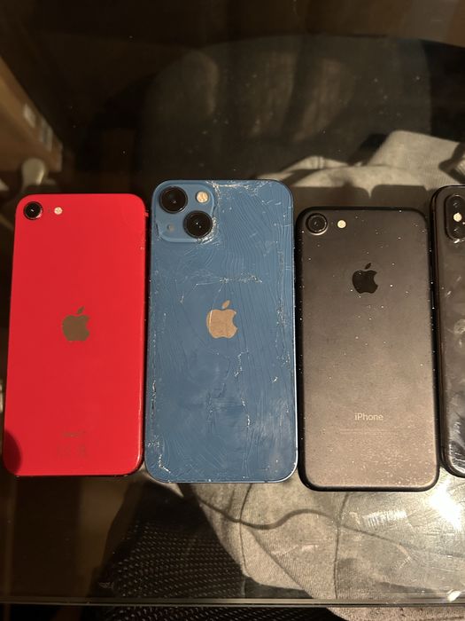 Използвани айфони, всичките са отключени и работят.