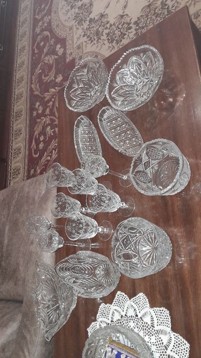 Хрустал идишлар сотилади