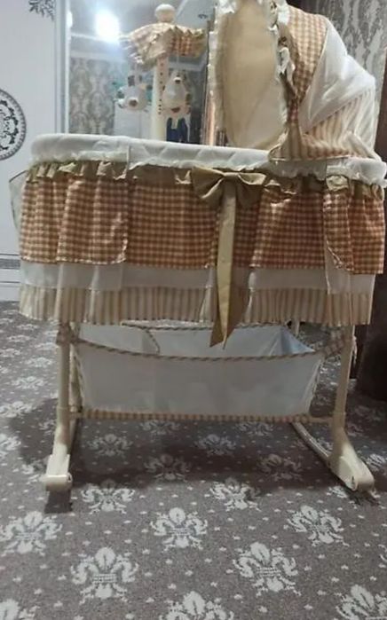 Продам кроватку люльку 10.000