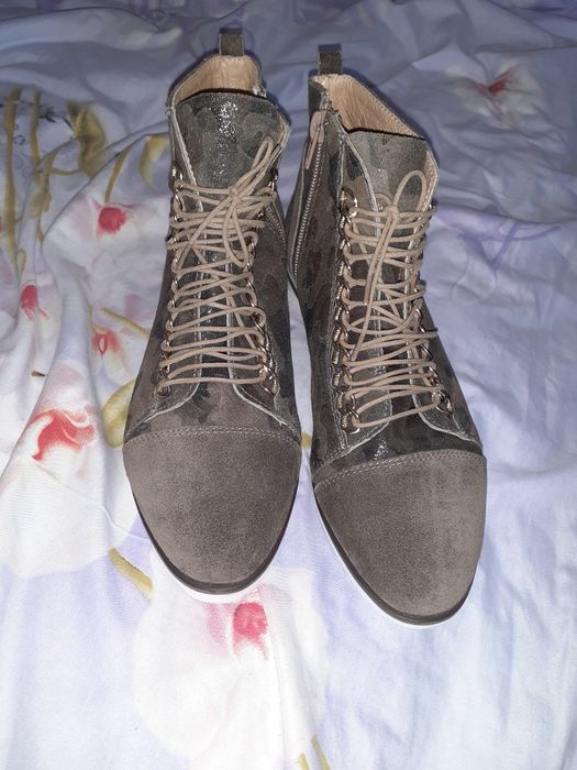 Vând ghetuțe de dama noi marimea 37