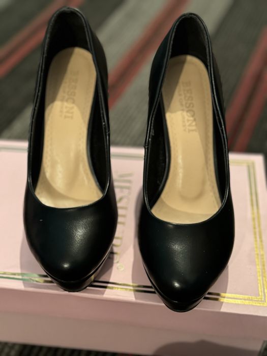 Каблук почти новый