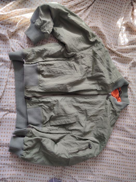 Продам куртку Zara