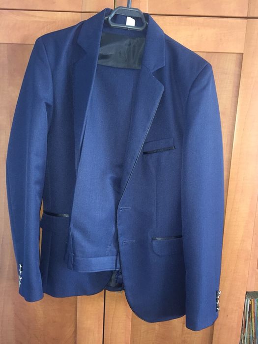 Costum de adolescent