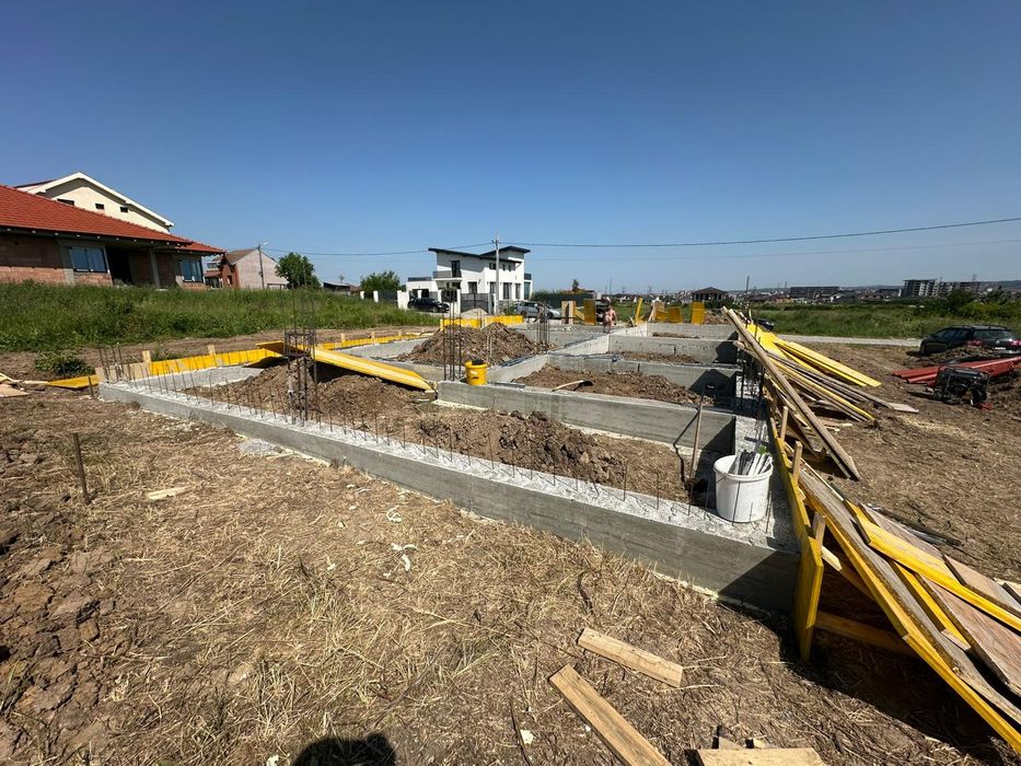 Execut  fundatii pentru case sau garduri