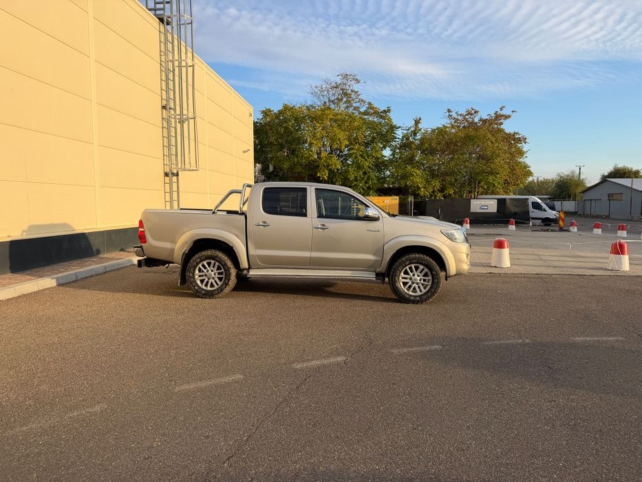 TOYOTA Hilux 2015 — imagine 3