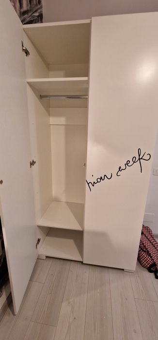 Dulap modern cu design "Fashion Week" – stare foarte buna