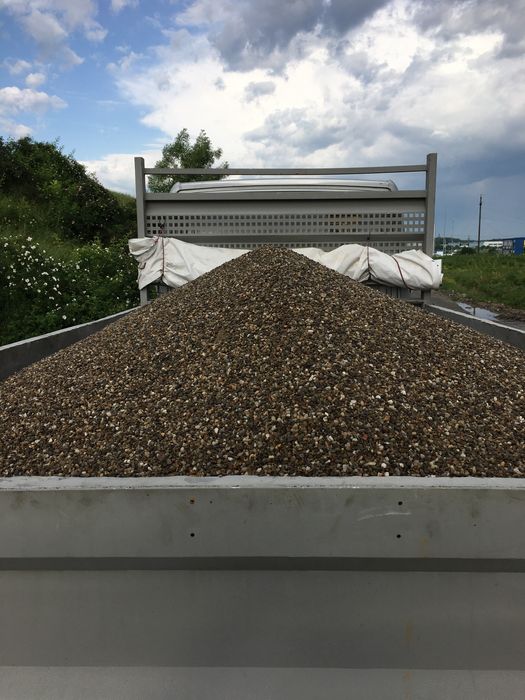 Nisip Pamant negru vegetal  Balastru Pietris Chisai