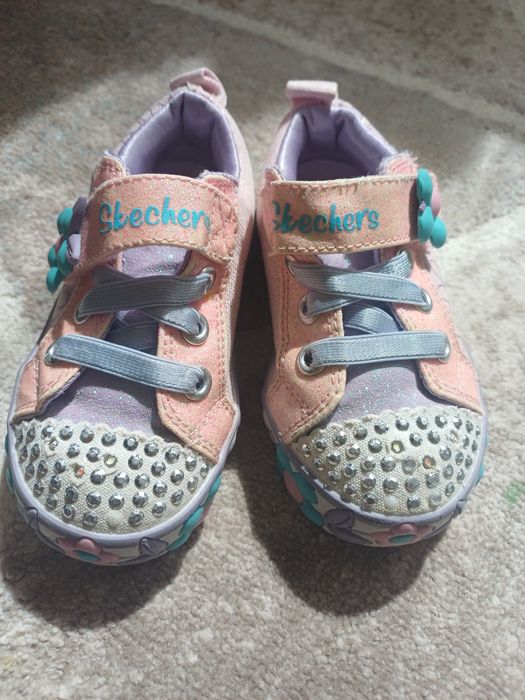 SKECHERS,  NR. 22 Luminite