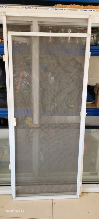 Продам метална врата и комарници