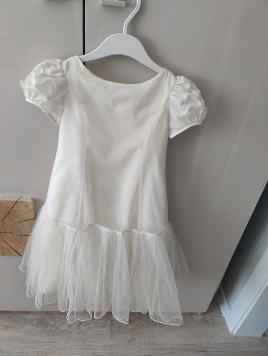 Продам платье для девочки для новогоднего утренника,  на выпускной в с