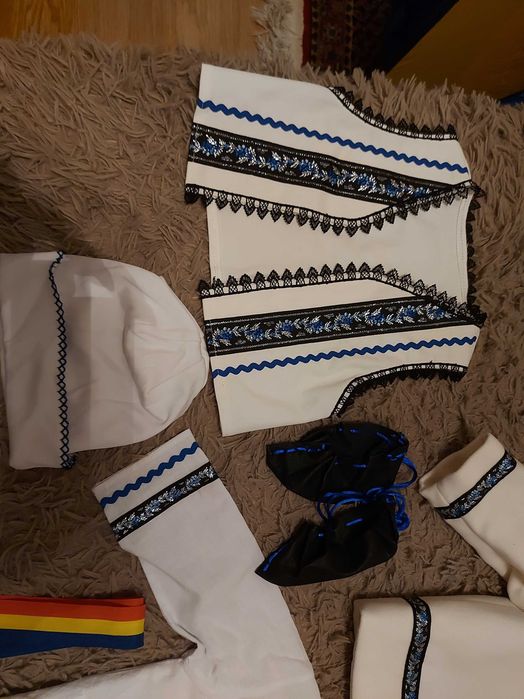 Costum popular pentru botez.