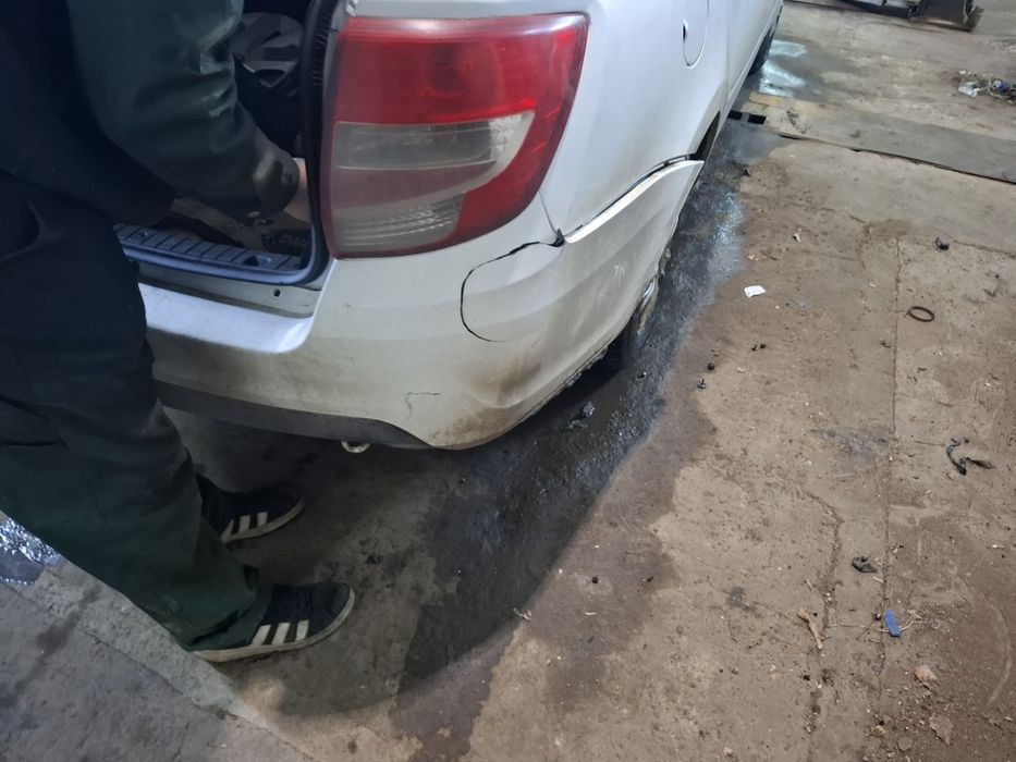 Бампер на гранту фл бу