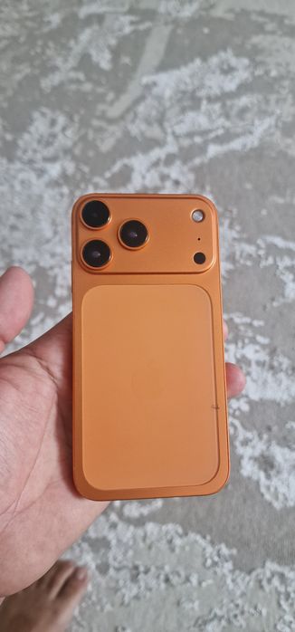 Айфон XR в корпусе от 17