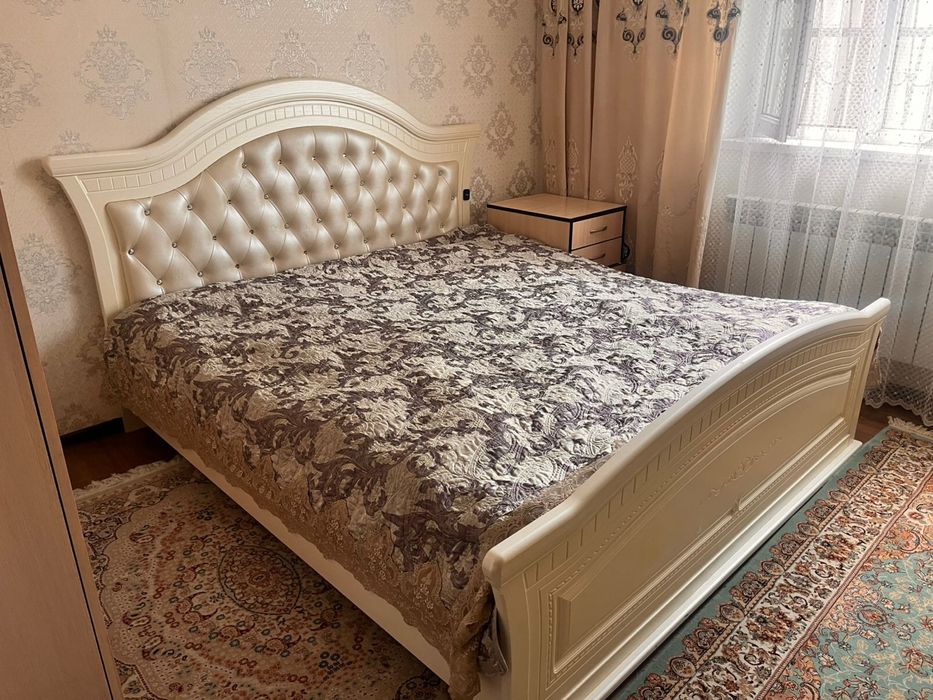 Шифоньер и кровать