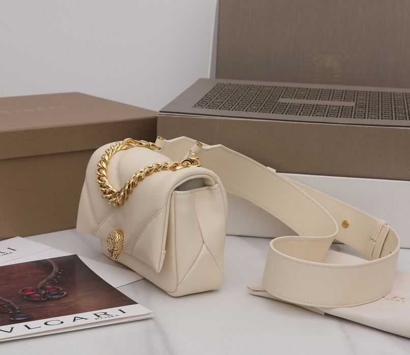 Geanta Bvlgari - Bulgari 18 cm crem, tip Premium