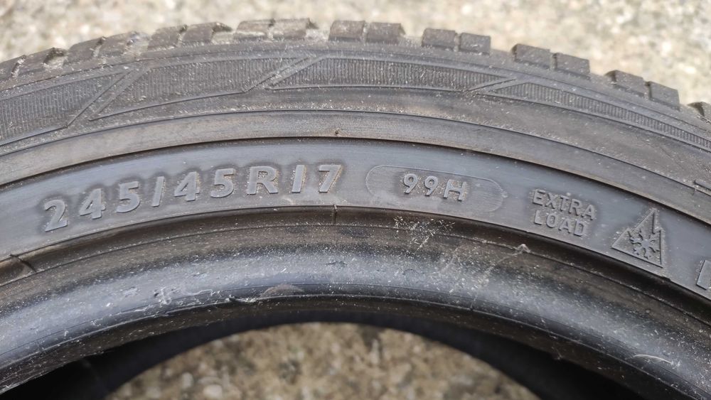 Зимни гуми Dunlop 245/45 R17