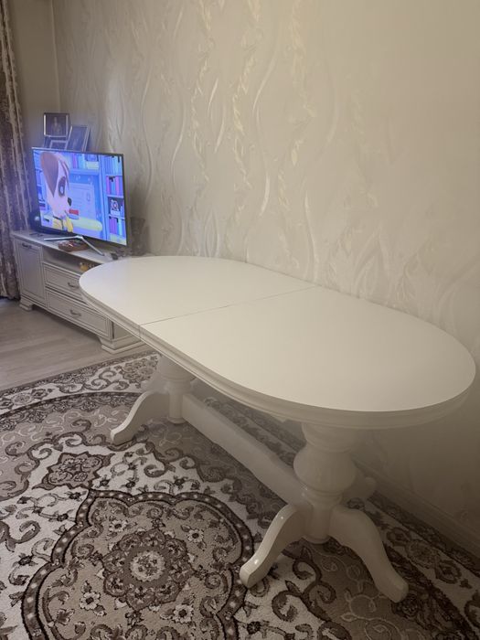 Стол для гостиной