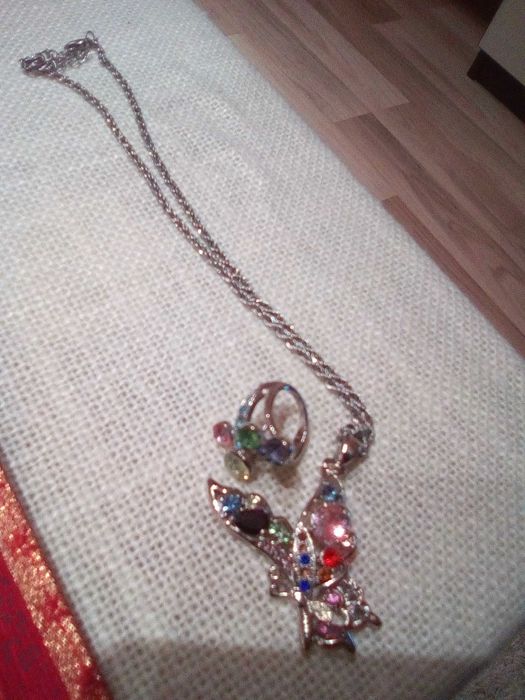 Бижута с камъни, елегантни
