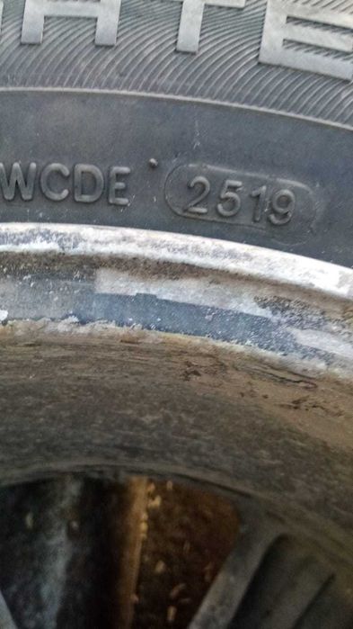 4 броя алуминиеви джанти с гуми 15-5х100 toyota с хубави зимни гуми