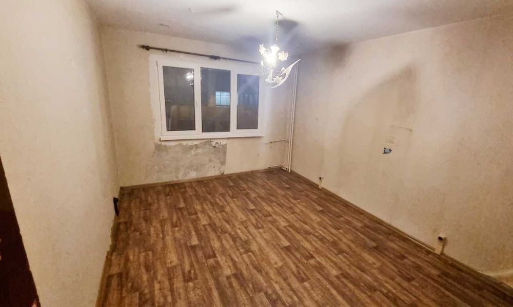 Продавам 3-стаен апартамент с възможност за преустройство в 4-стаен!