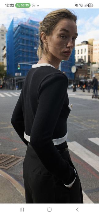 Cardigan cu nasturi aurii Zara