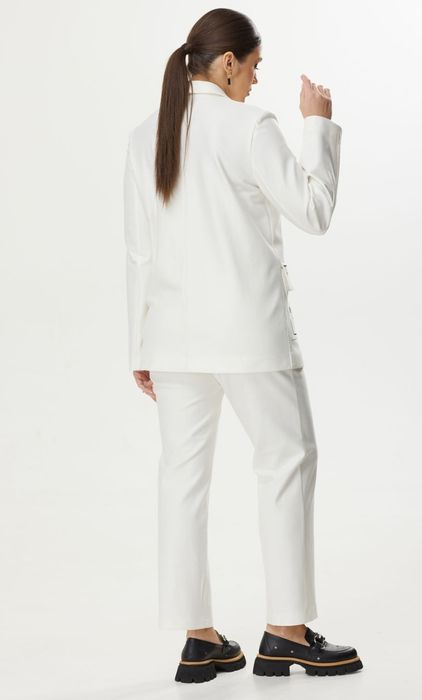 Продам женский костюм