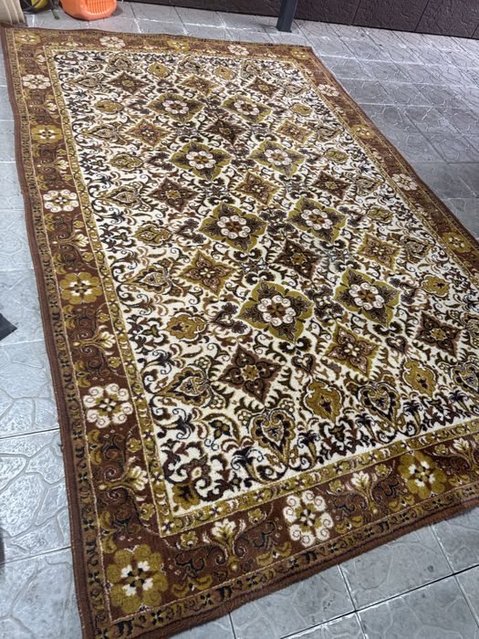 Продам ковры в хорошем состоянии