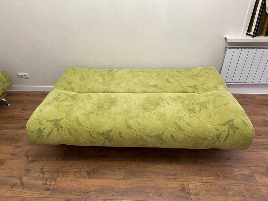 Мягкий уголок продам