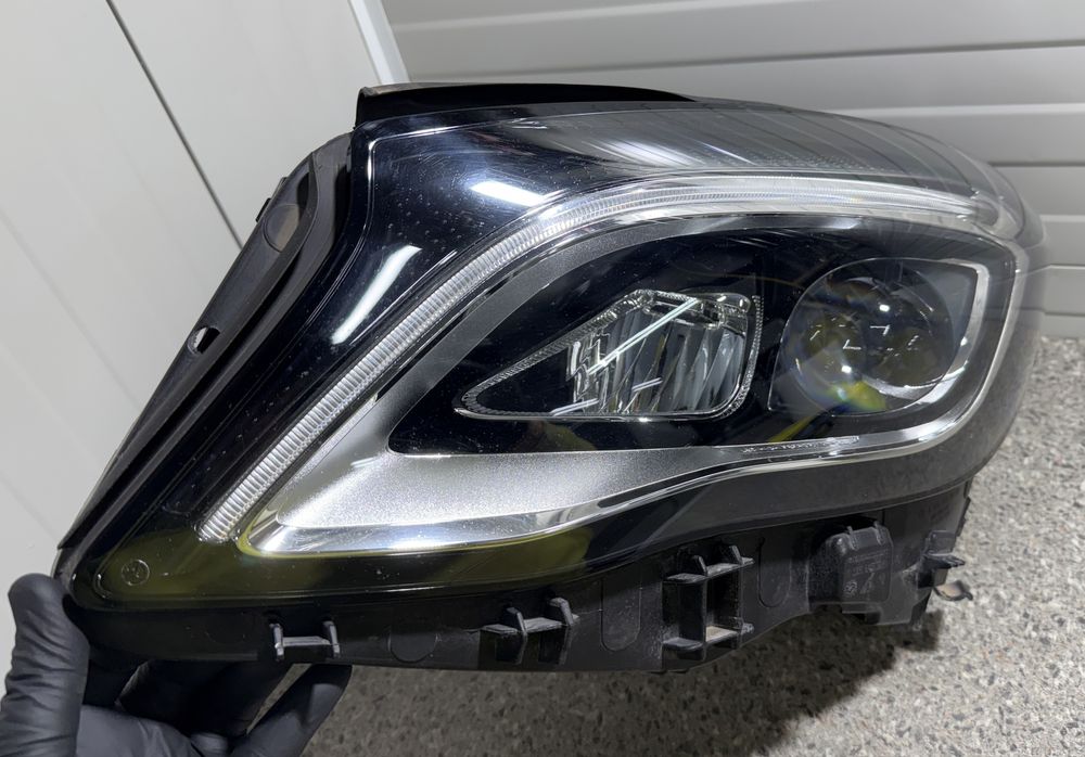 Far Mercedes GLA W156