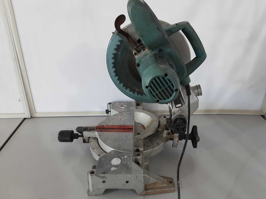 Циркуляр пендула - Erbauer 1800W / 254mm