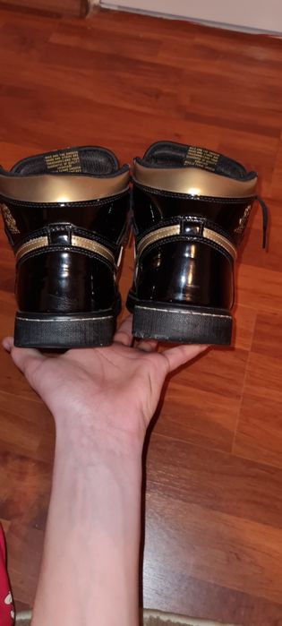 Jordan 1 high Black metalic gold