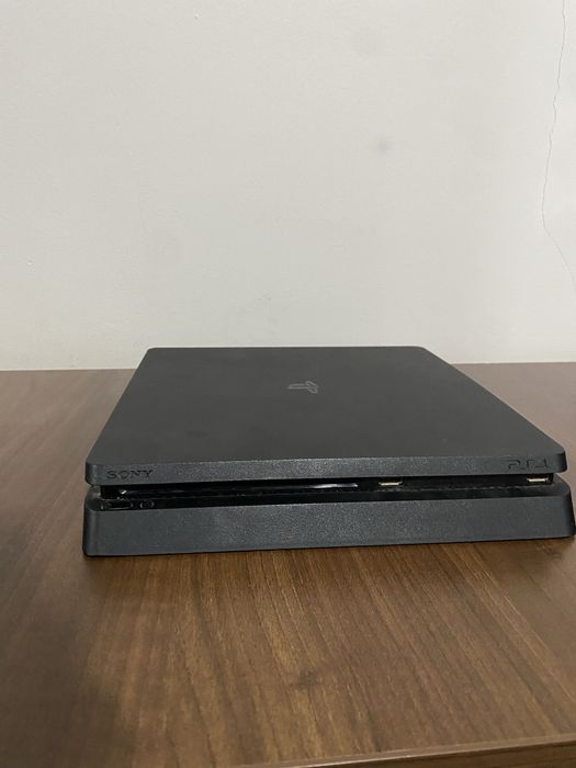 Vand ps4 impecabil