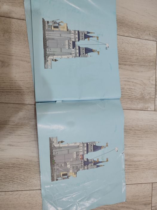 Vând lego Castel Disney land 390 ron