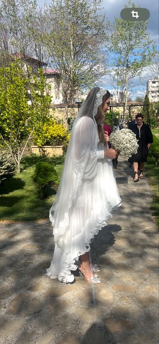 Rochie de mireasa Ana Radu,marime universala foarte vaporosa si lejera