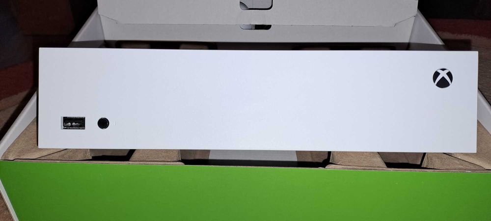 Xbox Series S 512GB SSD - foarte puțin utilizată, impecabilă