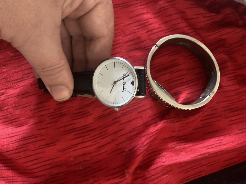 Ceasuri  diverse modele  vand sau schimb