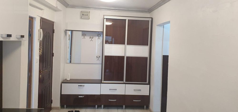 De inchiriat ap 2 camere Dorobantilor, etaj 1