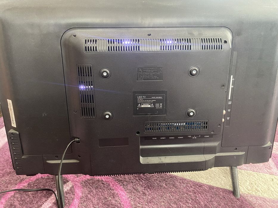 Продам телевизор на запчасти