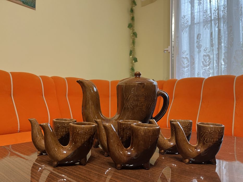 Порцеланов сервиз за питие” Хан Крум”- тип ритон