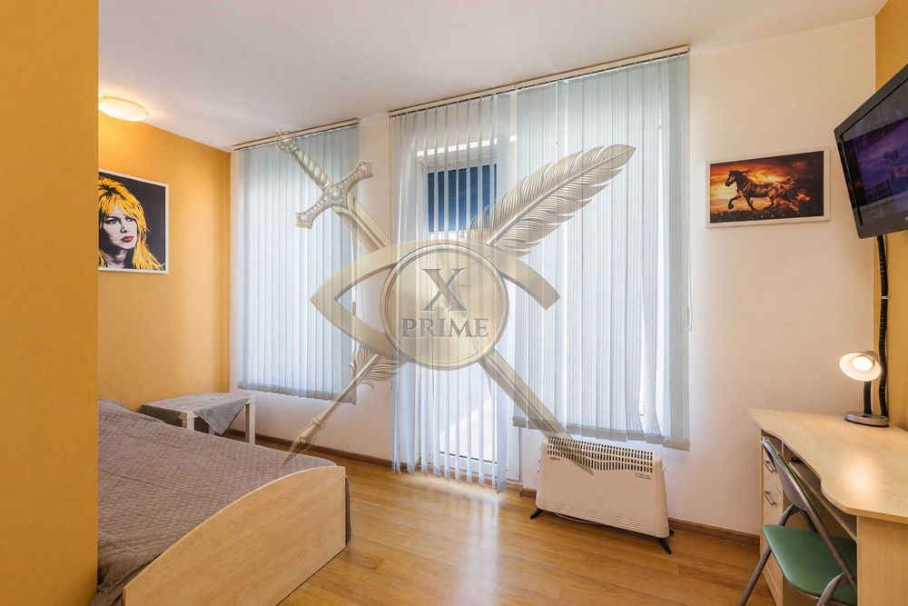 Дава се под наем Четиристаен апартамент в Варна, Център - 150 кв.м за 1200 € - Снимка #4