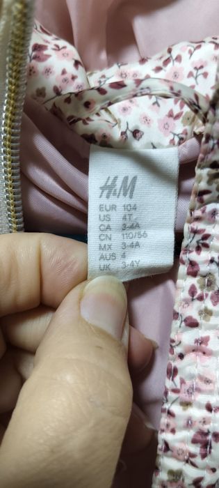 Курточка на девочку 4 годика.